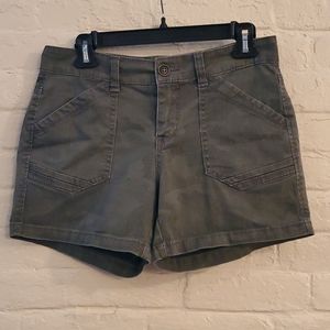Supplies size 6 olive green shorts